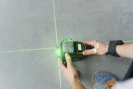 Zeleni križni laser